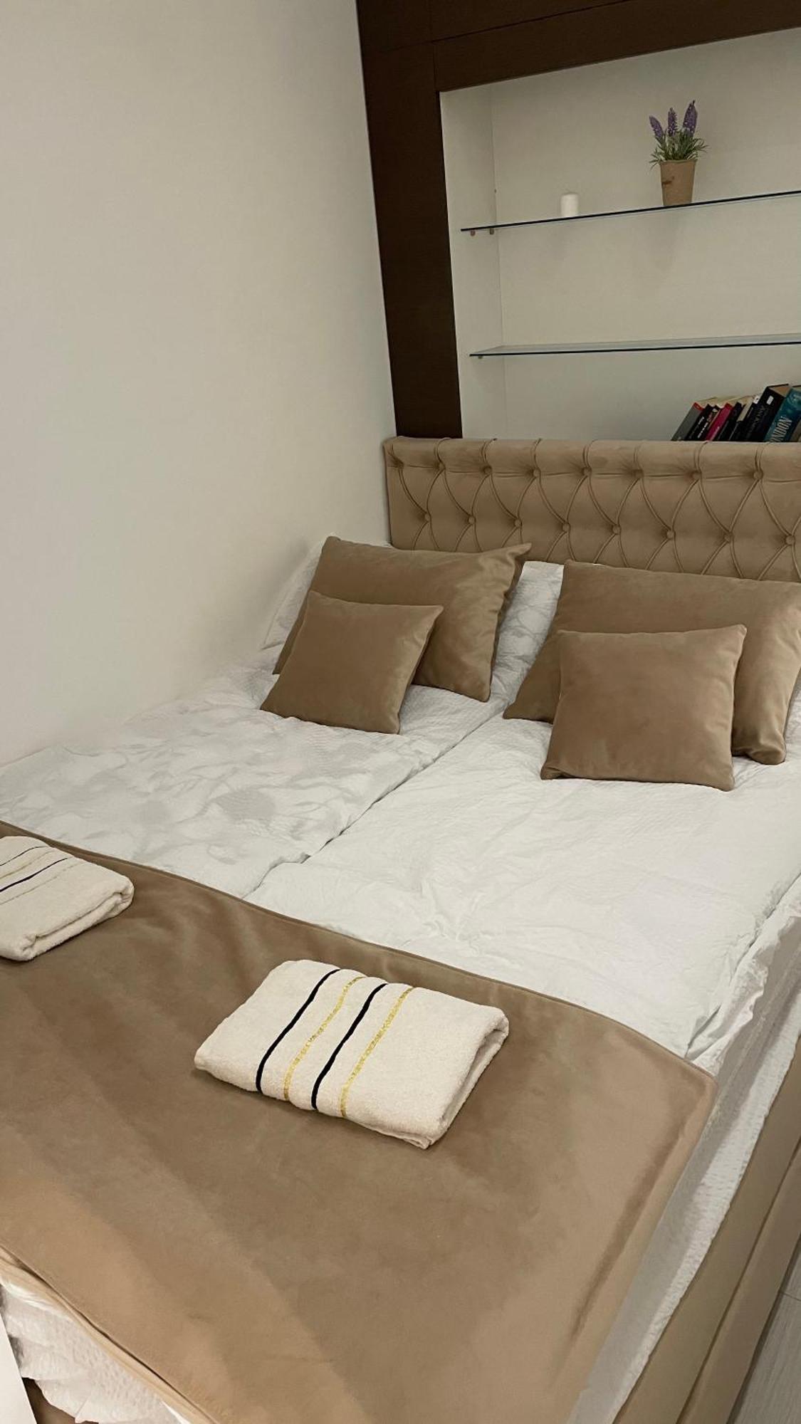 Tim Apartment Sarajevo With Private Parking المظهر الخارجي الصورة